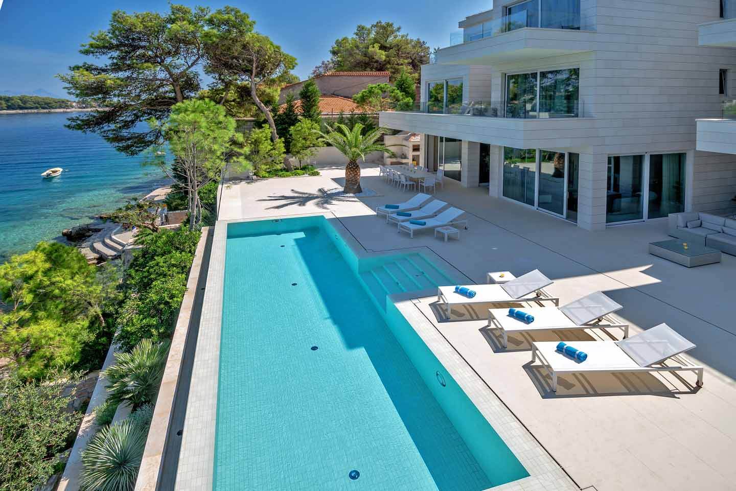 Luxury Villa Madelaine