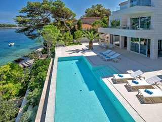 Luxury Villa Madelaine