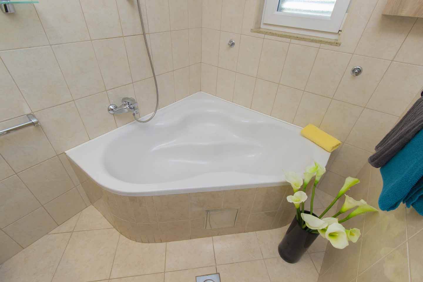 Three Bedroom Apartment bathroom