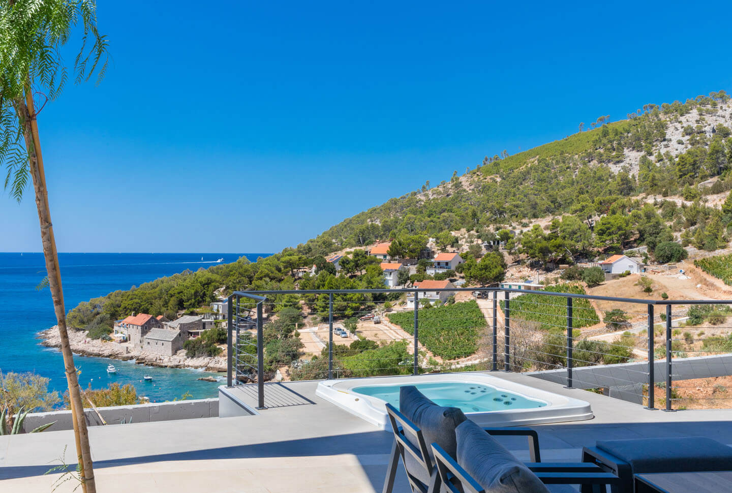 Summer Beach Villa, Bol