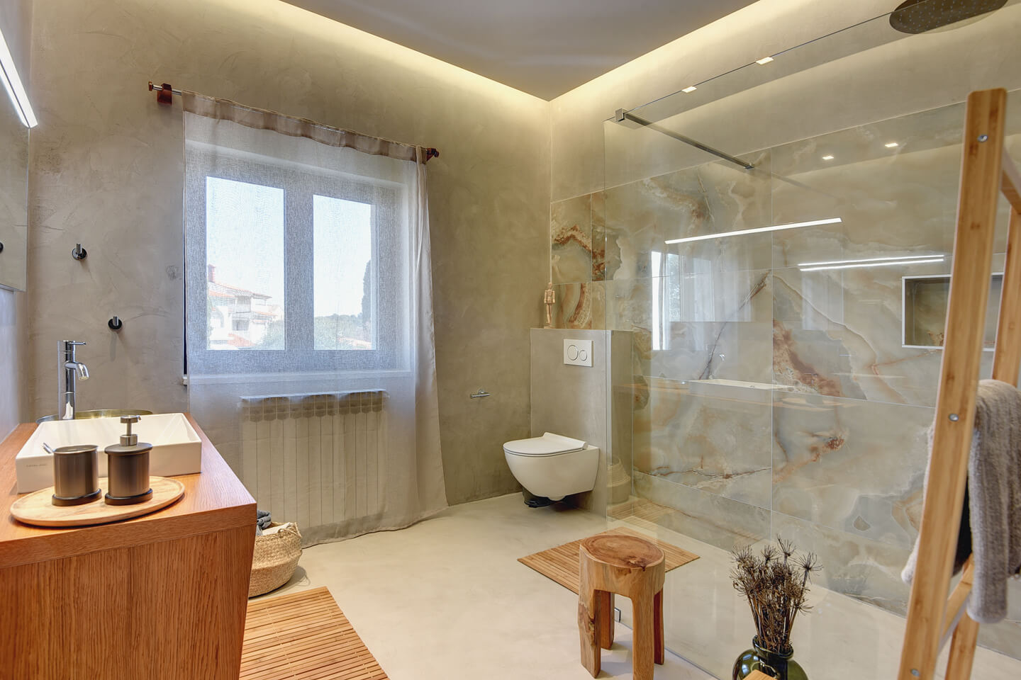 Second family bathroom with walk in shower