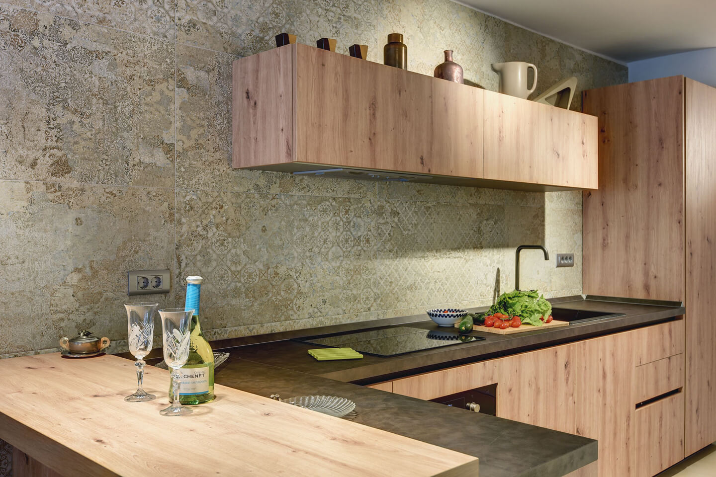 Spacious and well equipped second kitchen