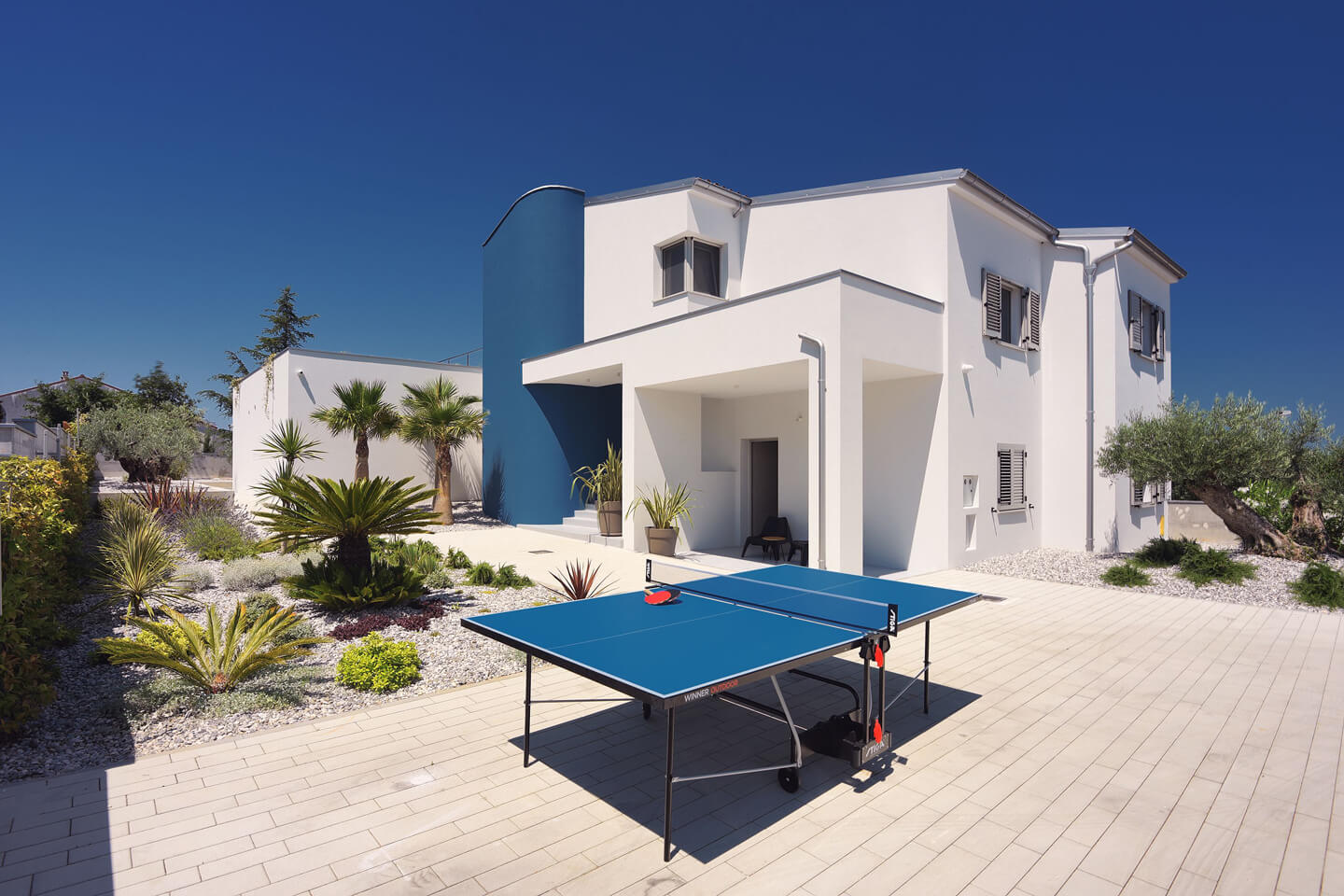 Table tennis table at the front of the villa
