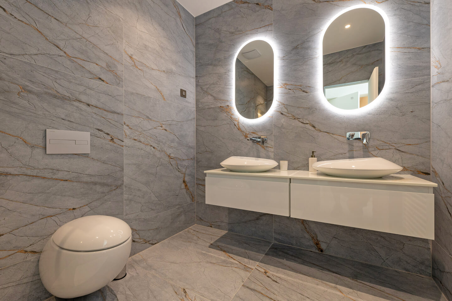Ground floor bedroom 1 ensuite shower room