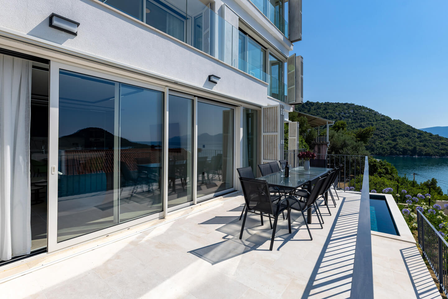 Ground floor terrace dining area