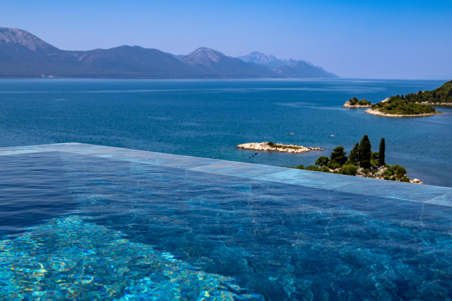 Roof terrace infinity pool