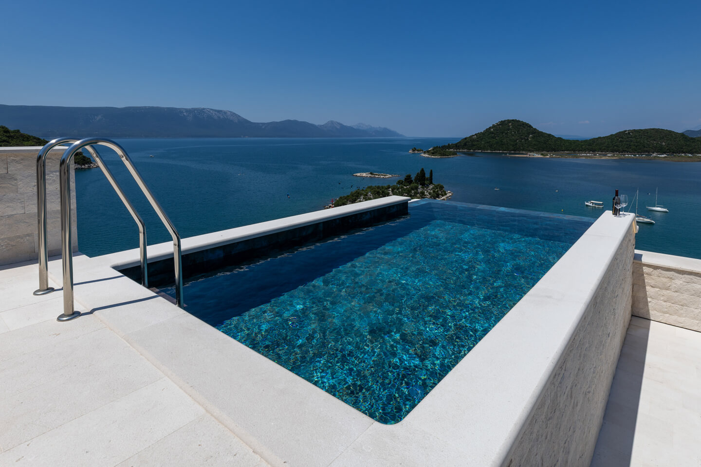 Roof terrace pool