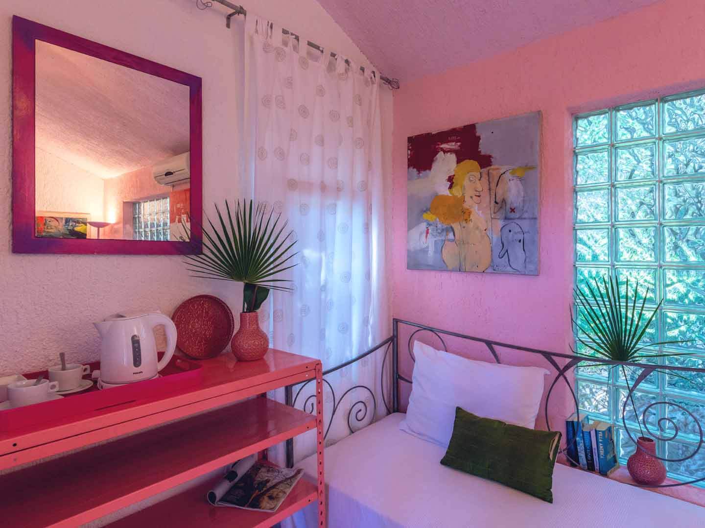 Double bedroom with coffee table