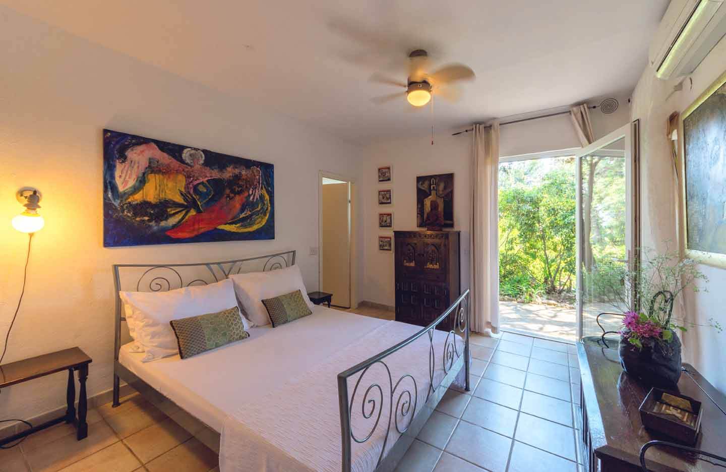 Double bedroom with outside access