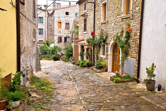 Street scene in old Buje