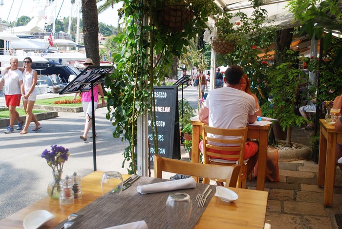 Harbour front cafes