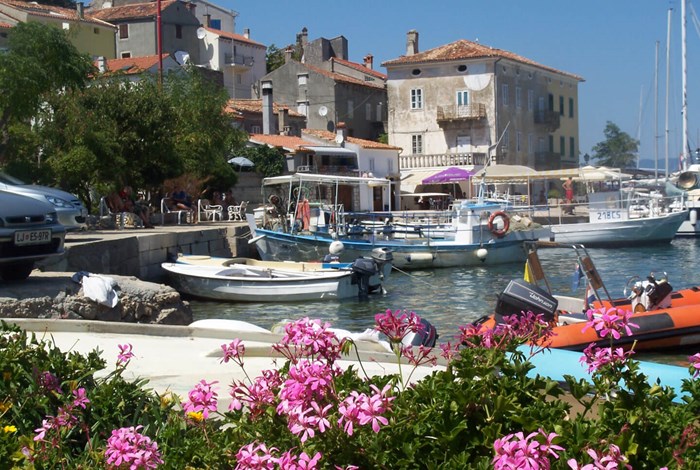 Valun harbour