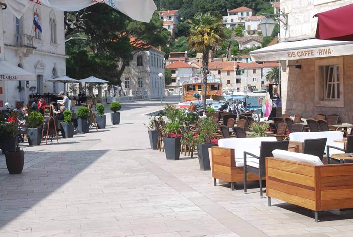 Cafes in Jelsa