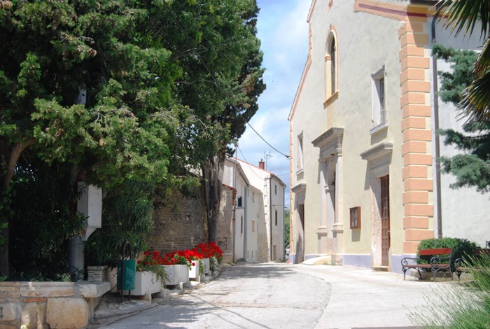 Liznjan church