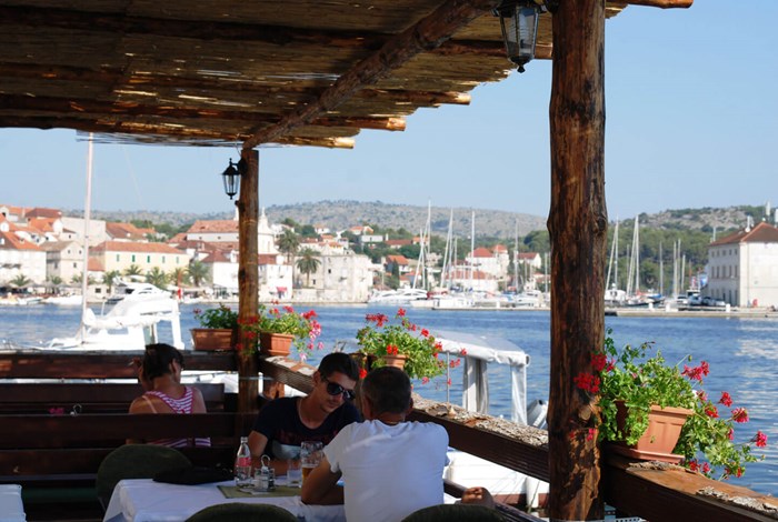 Milna cafe