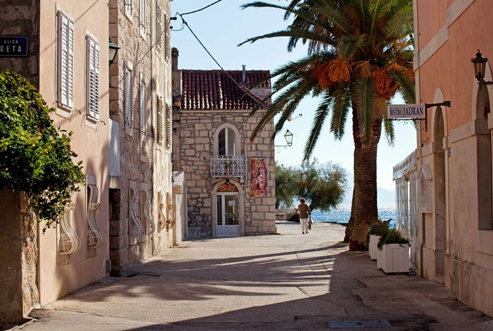 Orebic street scene