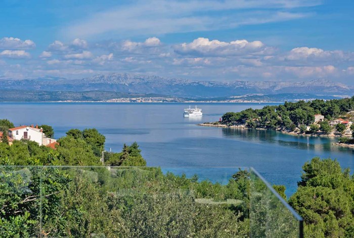 Rogac bay