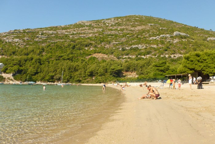 Prapratno sandy beach