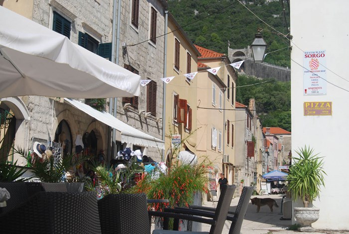 Ston cafes