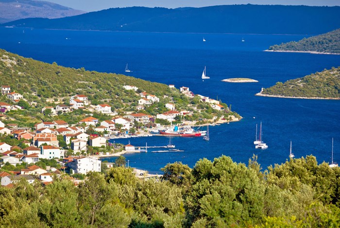 Vinisce Bay