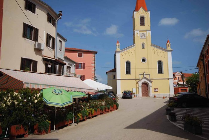Brtonigla near Vizinada