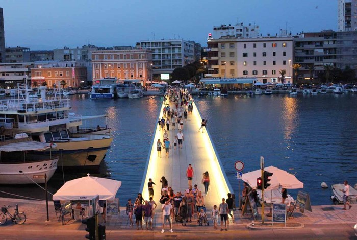 Zadar bridge at dusk (photo:Zadar Tourist Office)