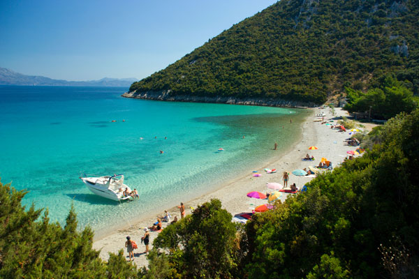 Perfect swimming on this Peljesac beach 